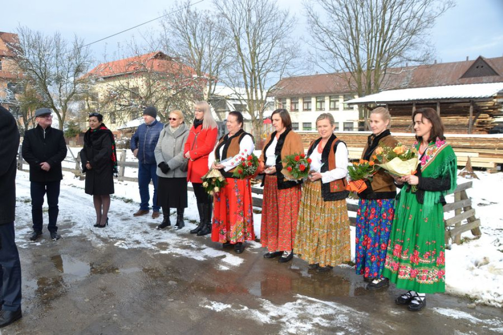 Huczne otwarcie