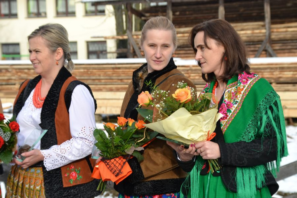 Huczne otwarcie