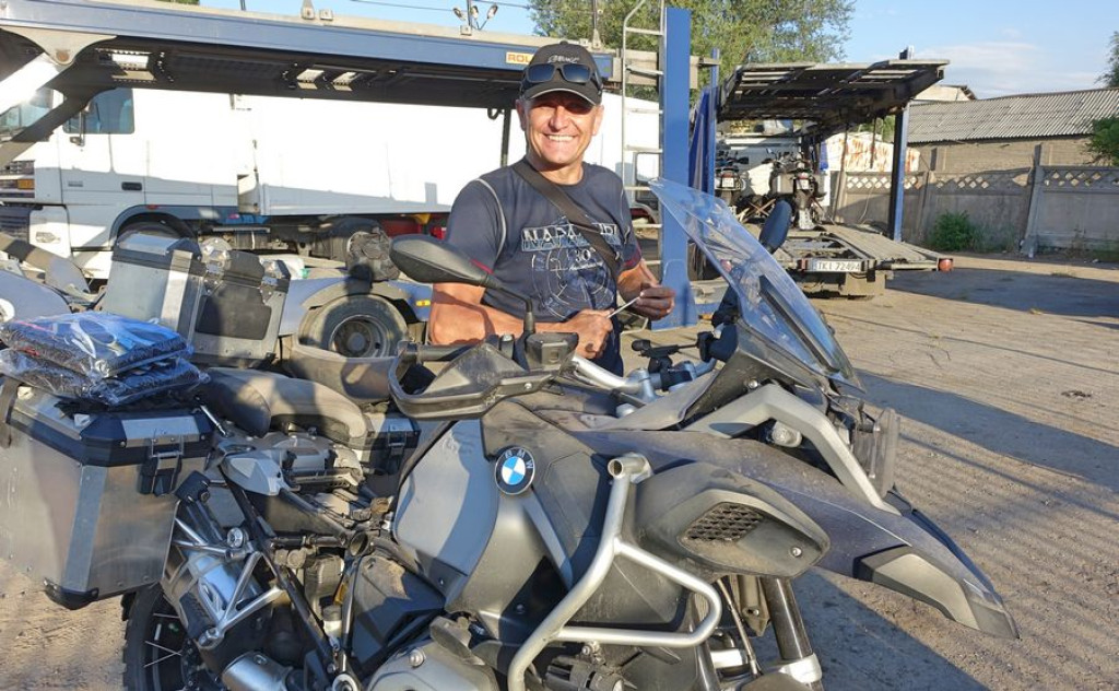 Motocyklowa podróż przez pół świata