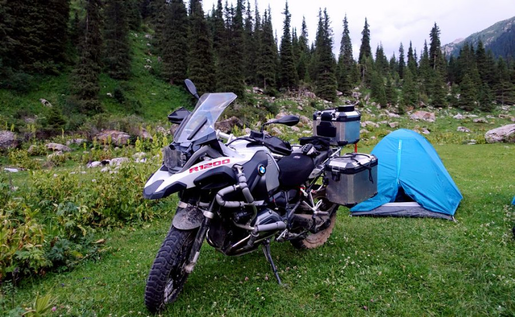 Motocyklowa podróż przez pół świata