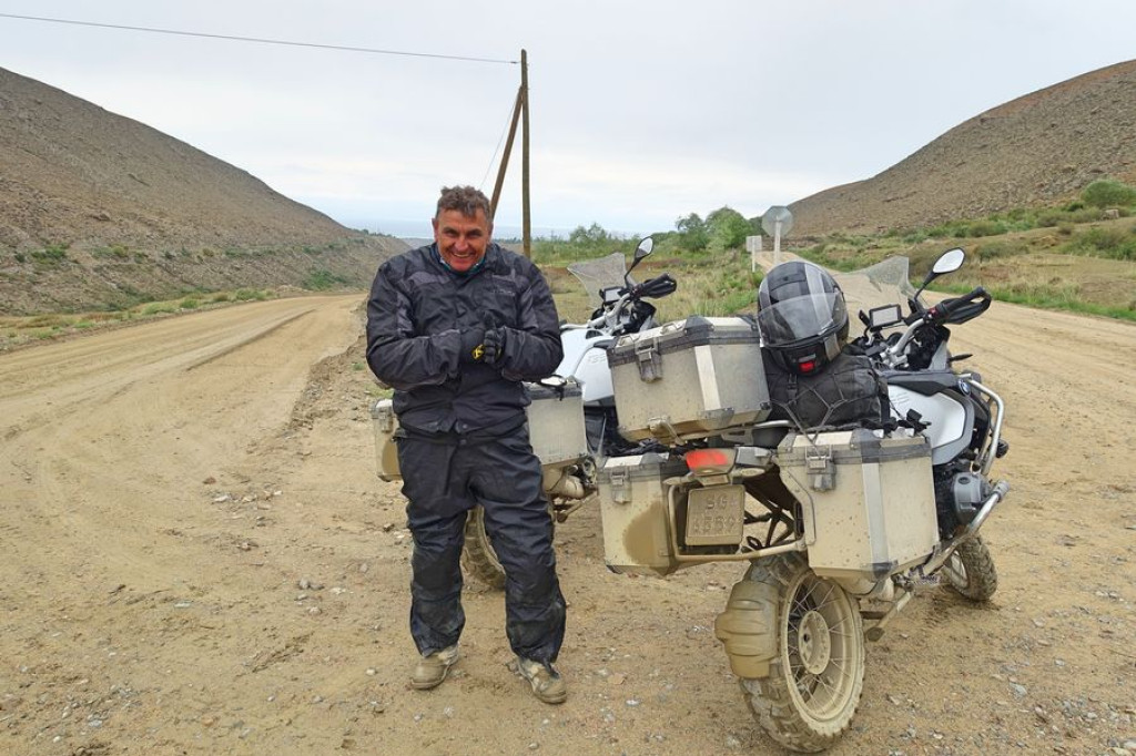 Motocyklowa podróż przez pół świata