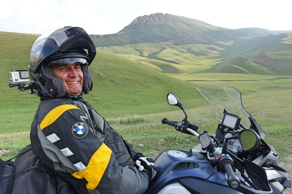 Motocyklowa podróż przez pół świata