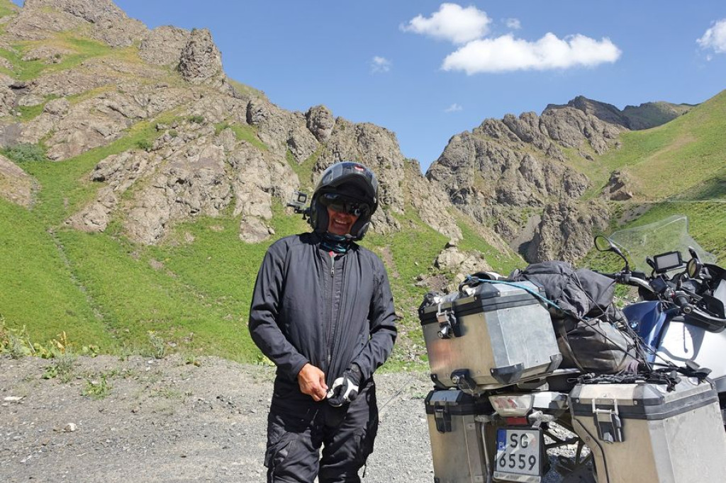 Motocyklowa podróż przez pół świata