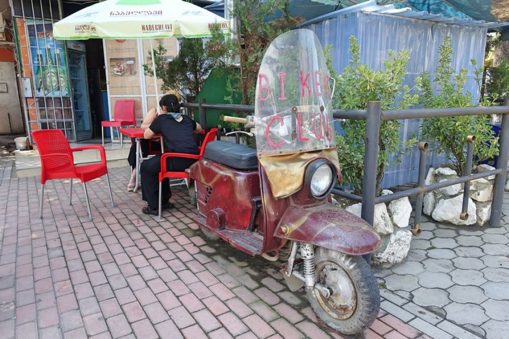 Motocyklowa podróż przez pół świata
