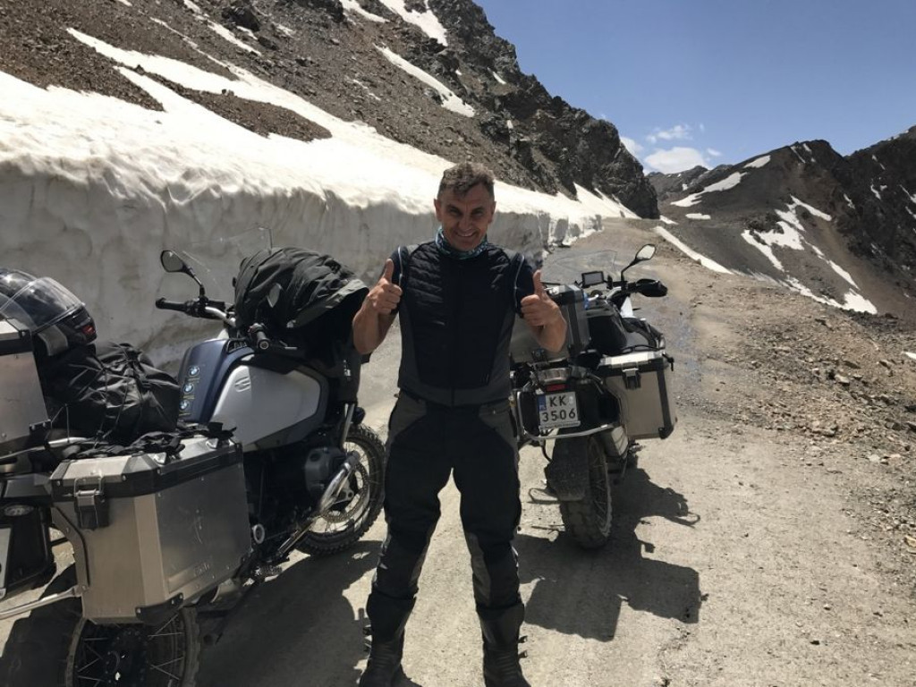 Motocyklowa podróż przez pół świata