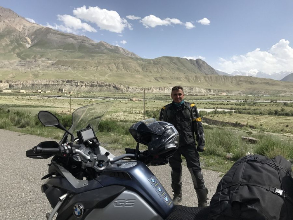 Motocyklowa podróż przez pół świata