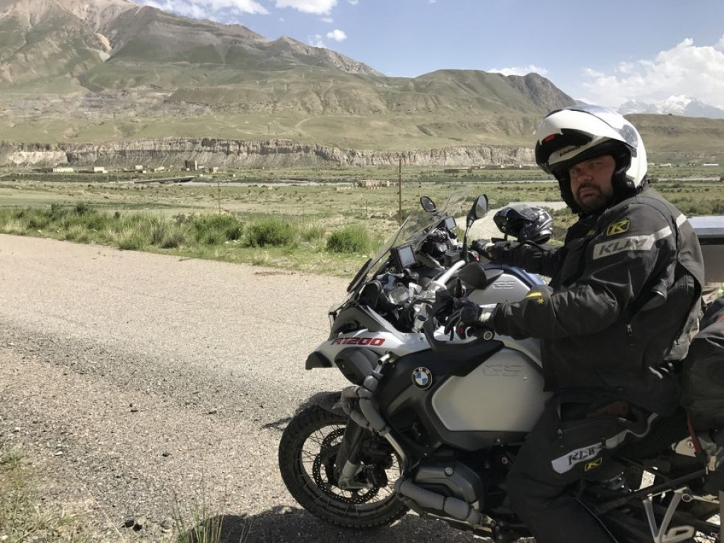 Motocyklowa podróż przez pół świata