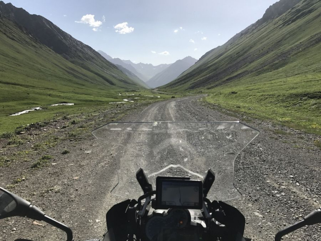 Motocyklowa podróż przez pół świata
