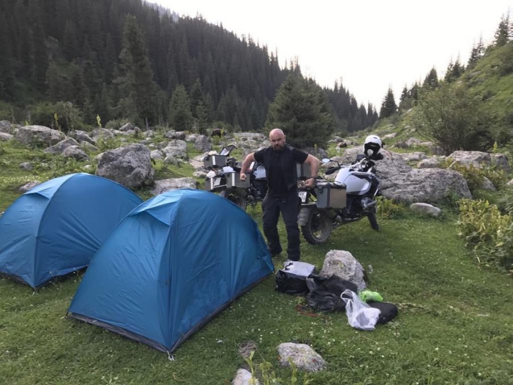 Motocyklowa podróż przez pół świata