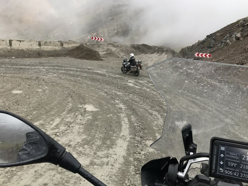 Motocyklowa podróż przez pół świata