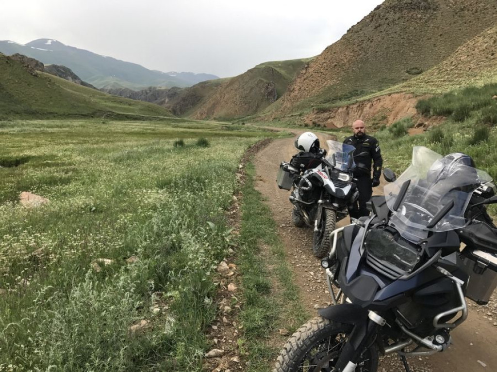 Motocyklowa podróż przez pół świata