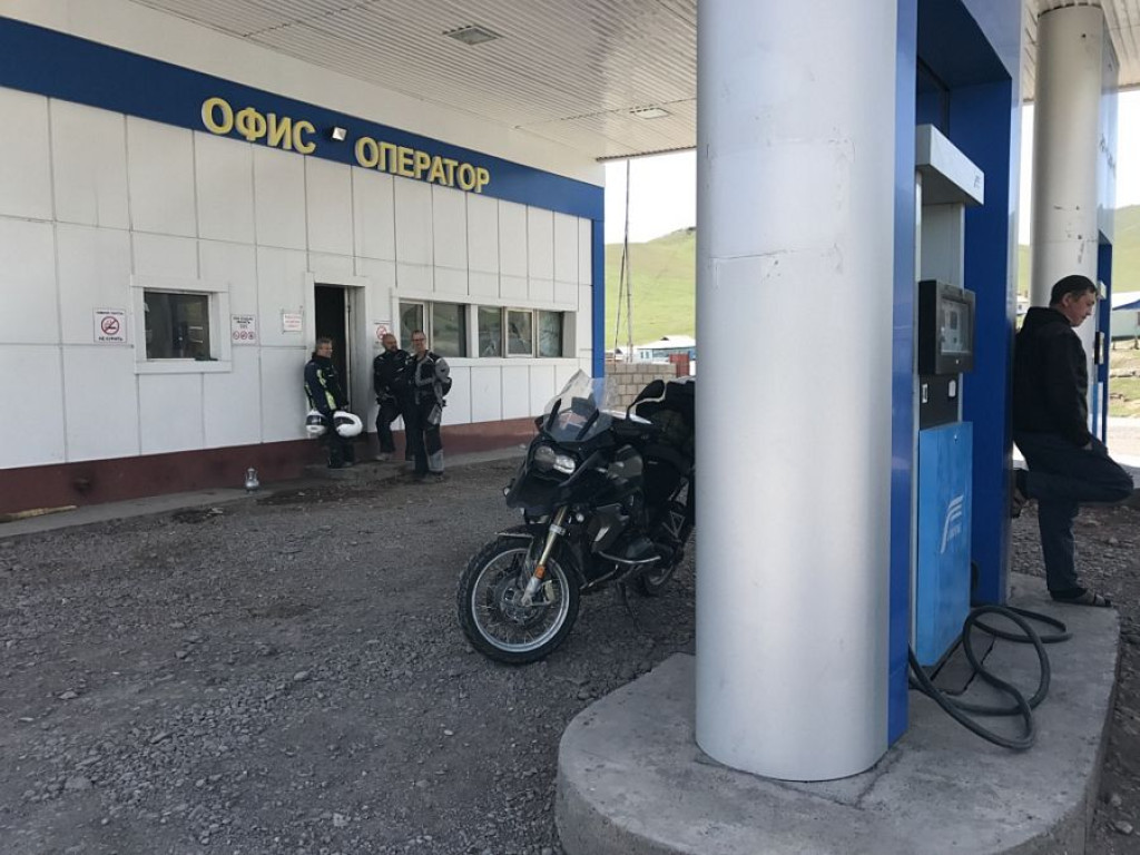 Motocyklowa podróż przez pół świata