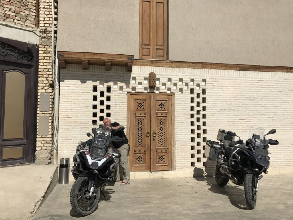 Motocyklowa podróż przez pół świata