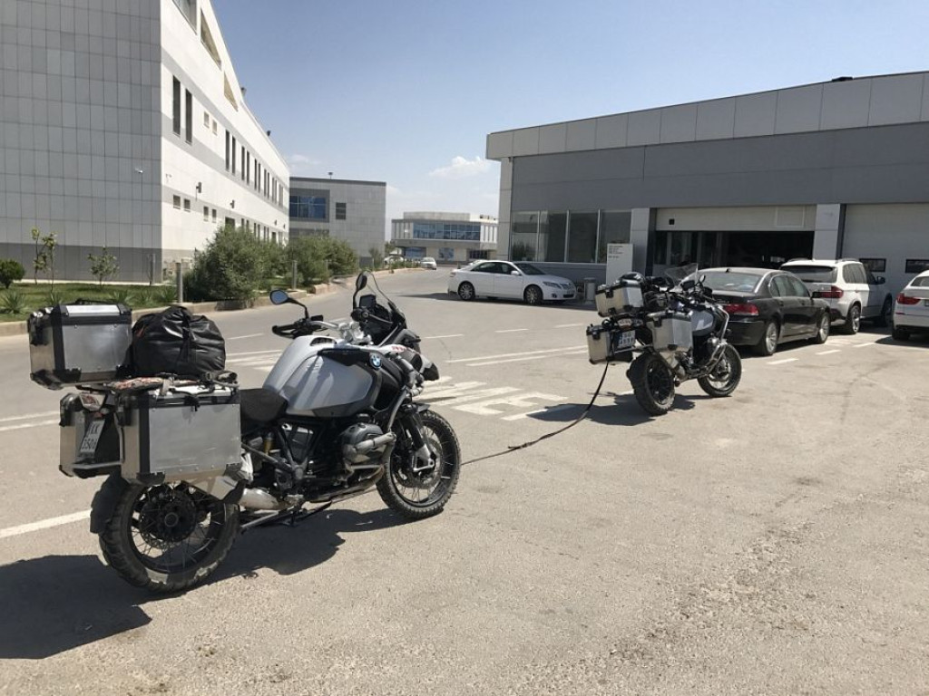 Motocyklowa podróż przez pół świata