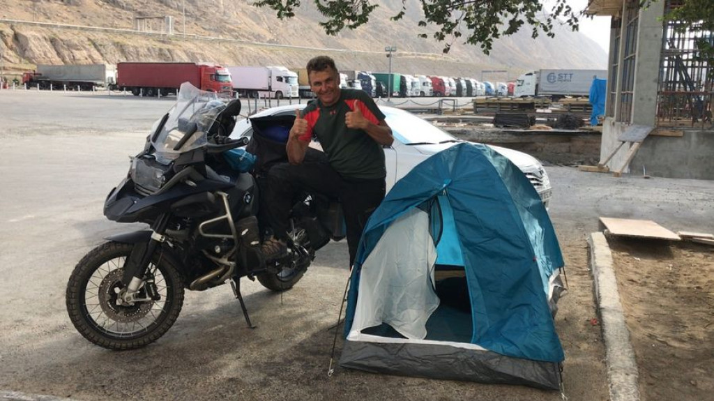 Motocyklowa podróż przez pół świata