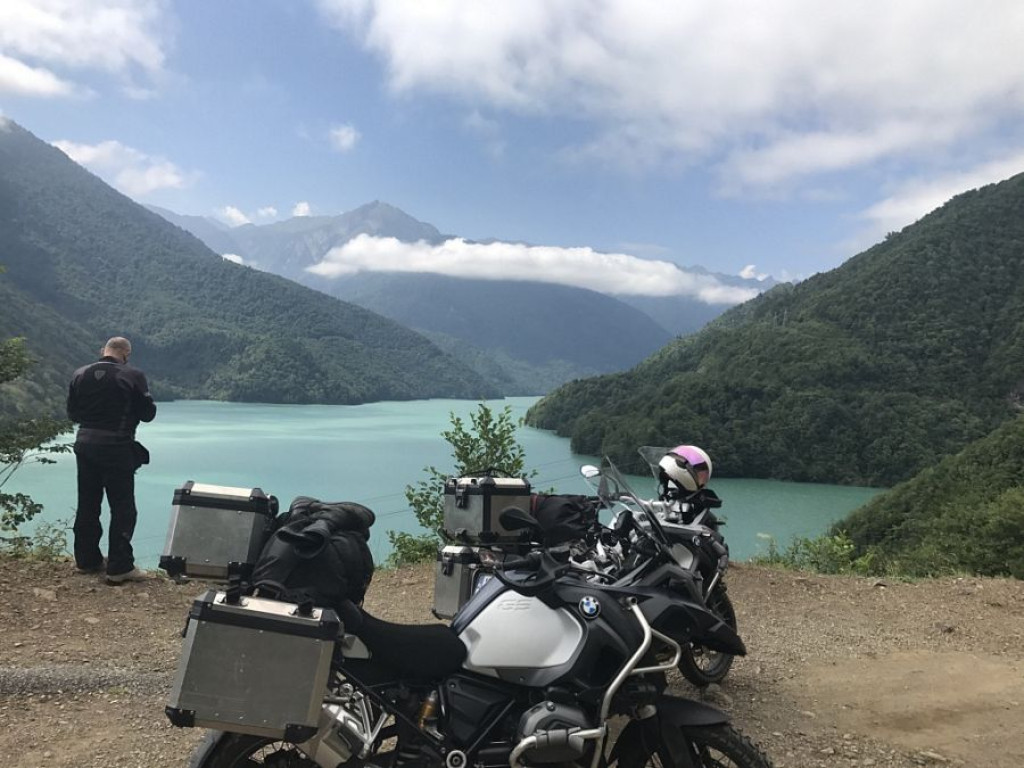 Motocyklowa podróż przez pół świata