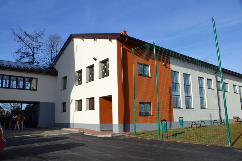 Sala, chodnik i droga oficjalnie otwarte