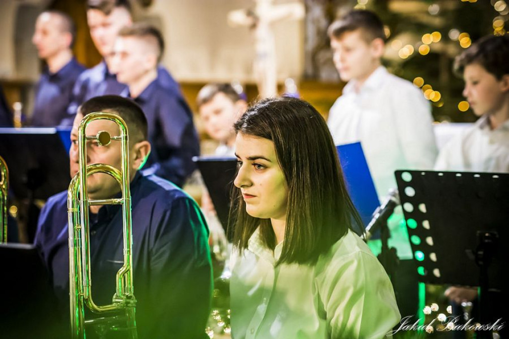 Kolędowanie z orkiestrą dętą