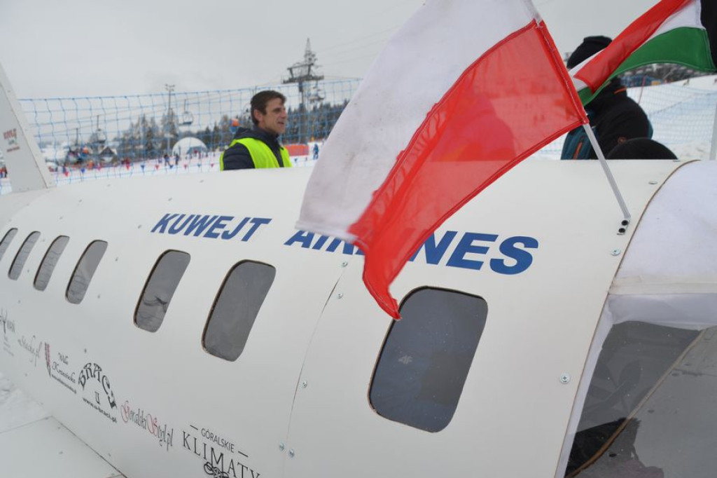 Samolot z Kuwejtu wylądował w Białce