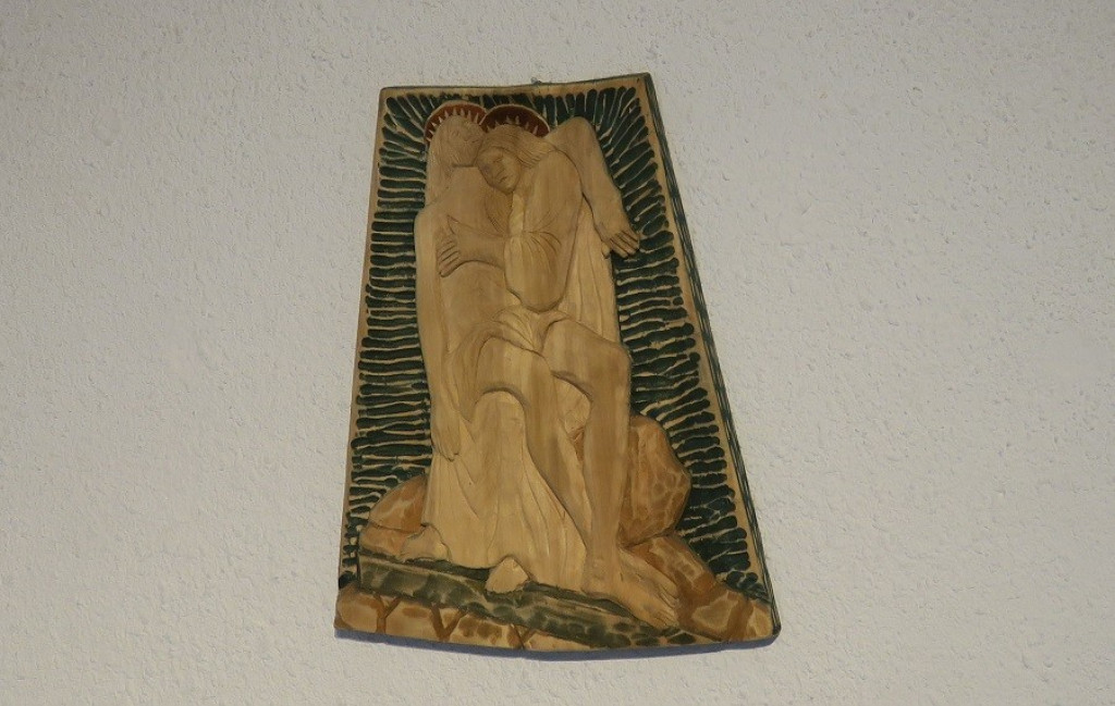 Rzeźby ryte sercem