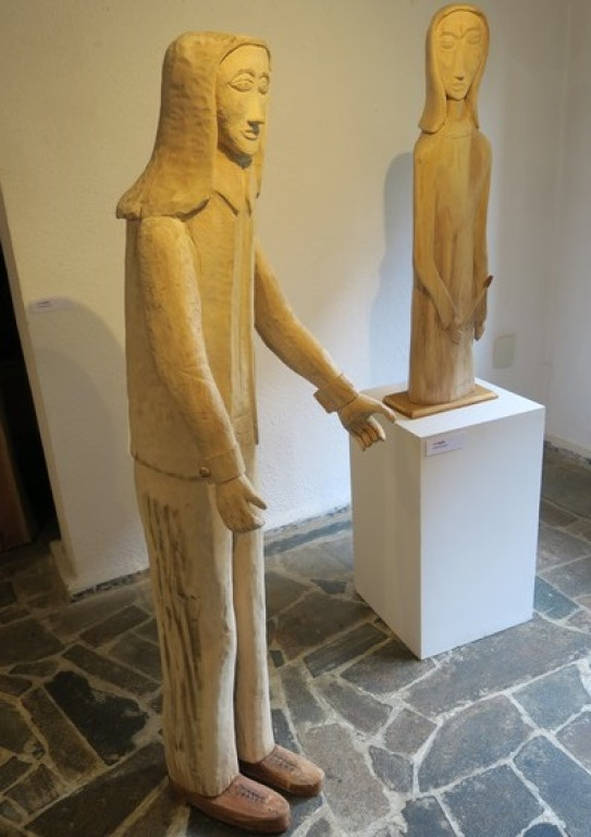 Rzeźby ryte sercem