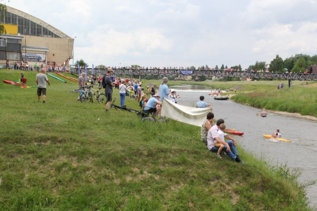Spłynęli Dunajcem czyli 77. Międzynarodowy Spływ kajakowy na Dunajcu.