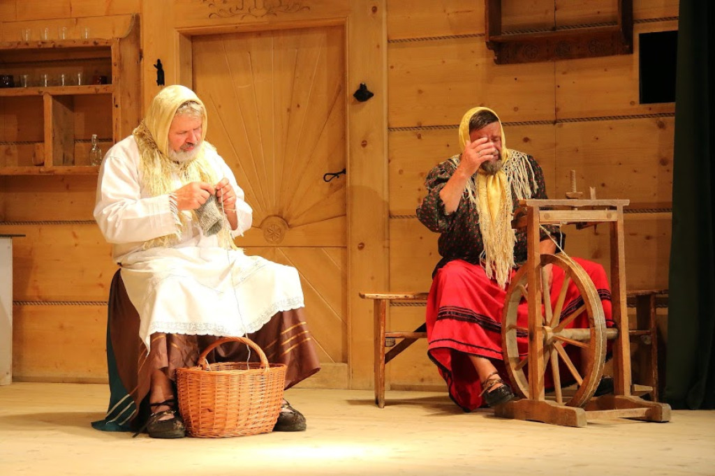 Lato z teatrem