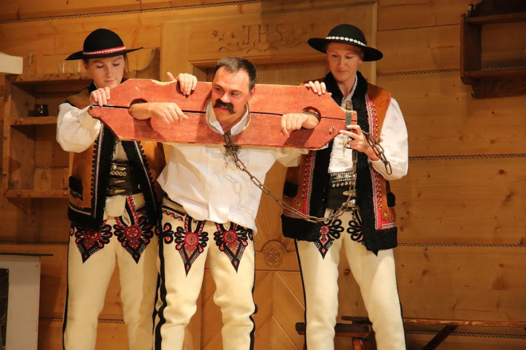 Lato z teatrem