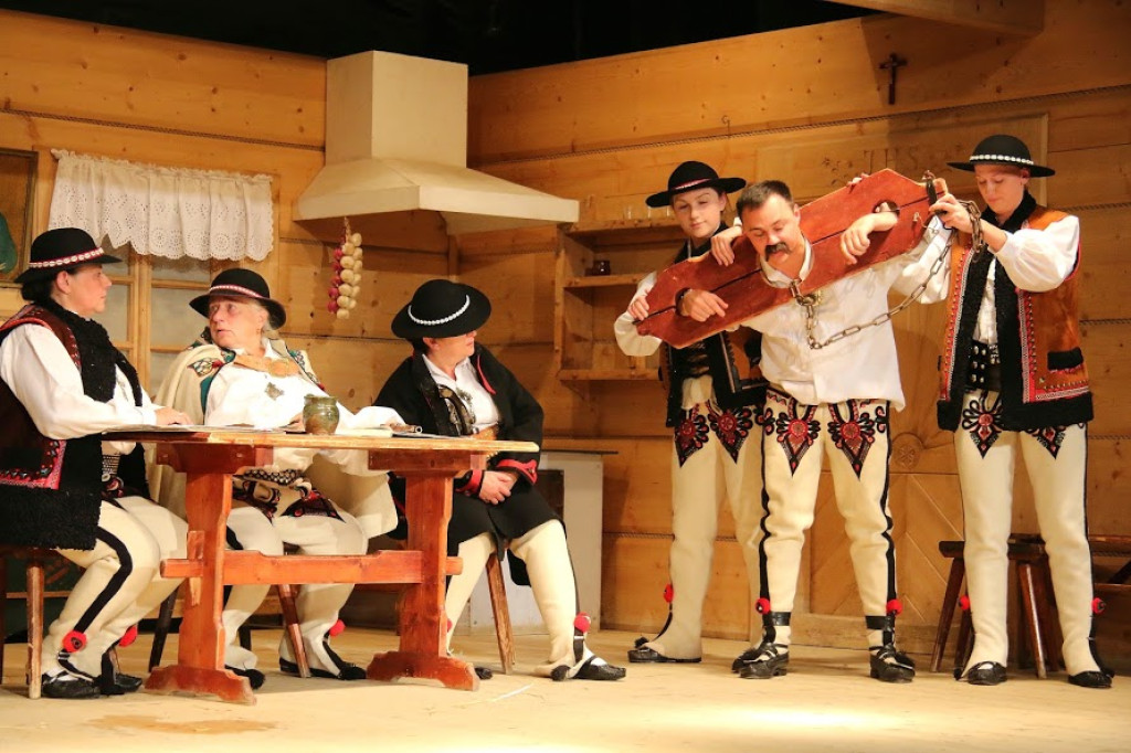 Lato z teatrem