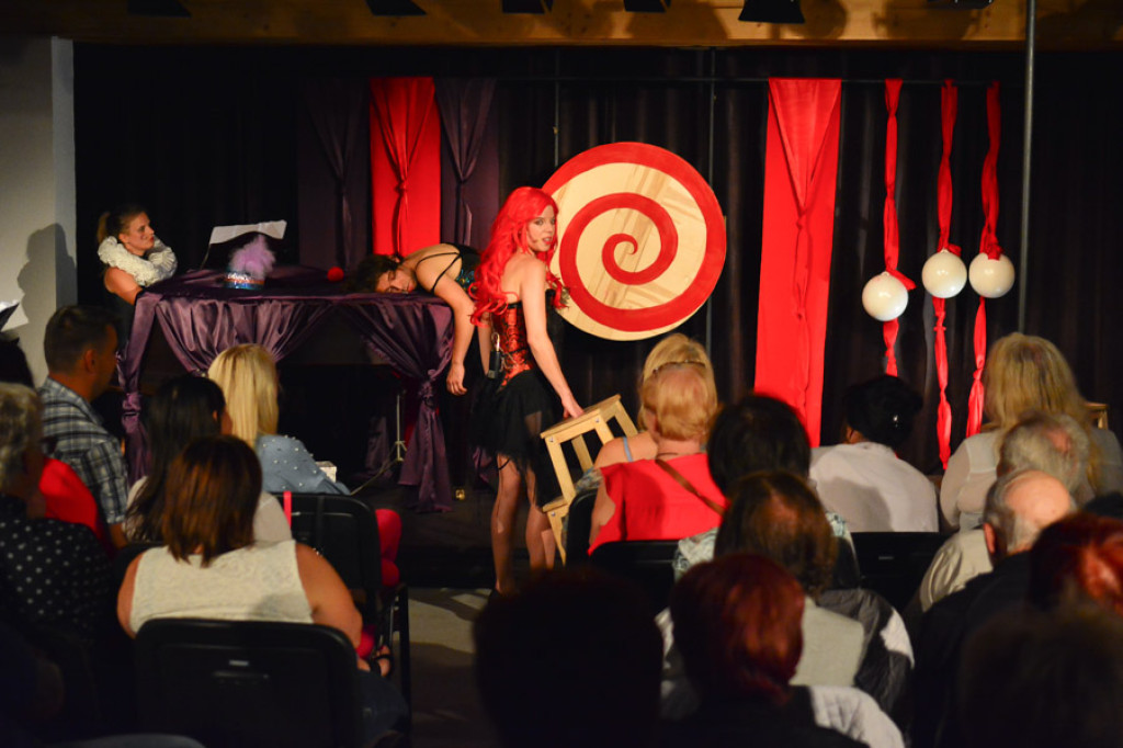 Tangolina & Fying Circus