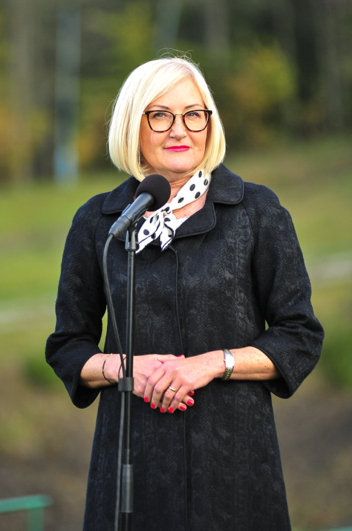 Premier przywozi wyborcze prezenty
