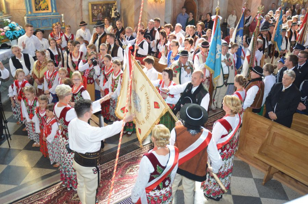 Nowy sztandar na rocznicę