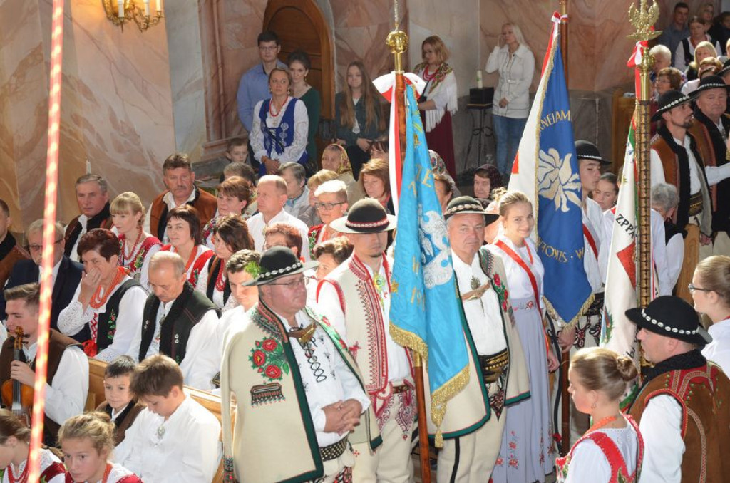 Nowy sztandar na rocznicę
