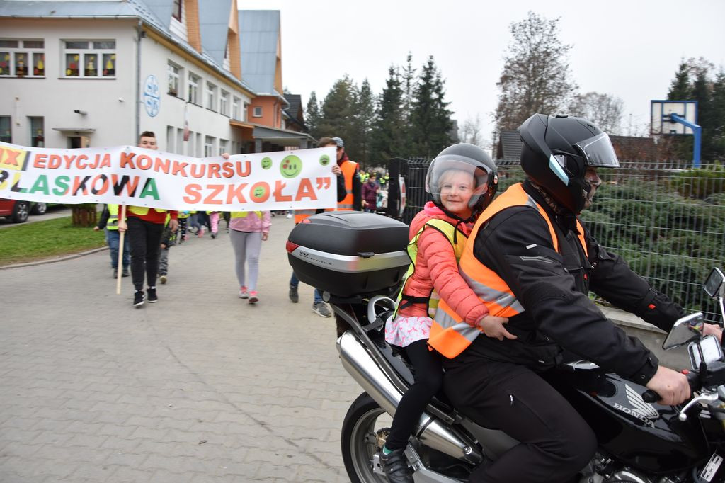 Odblaski nosić trzeba