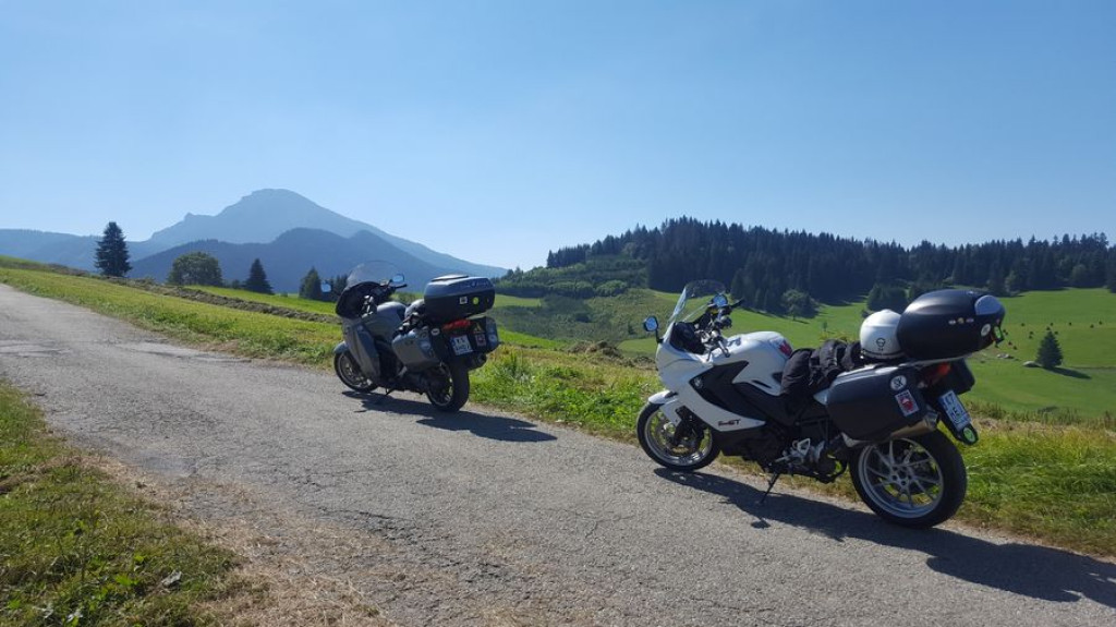 Kobieta na motocyklu