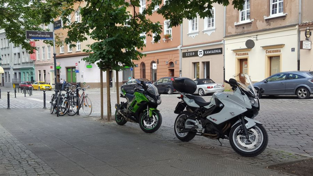 Kobieta na motocyklu