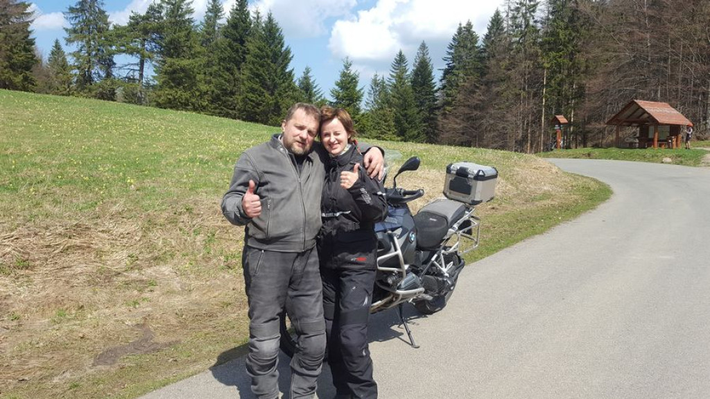 Kobieta na motocyklu