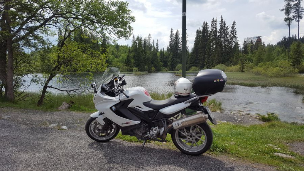 Kobieta na motocyklu