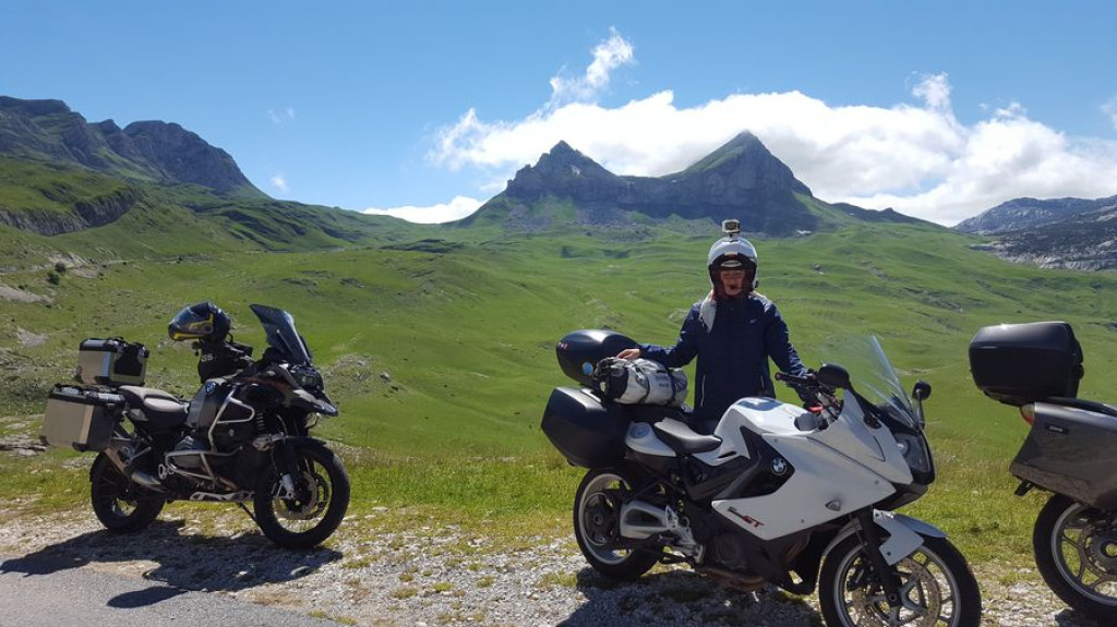 Kobieta na motocyklu