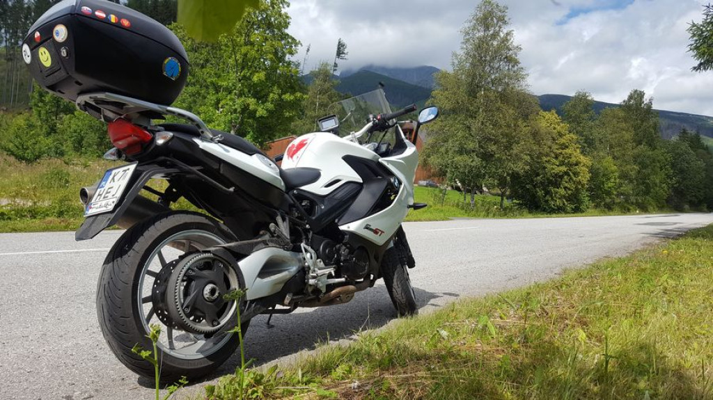 Kobieta na motocyklu