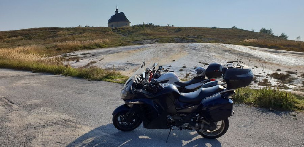 Kobieta na motocyklu
