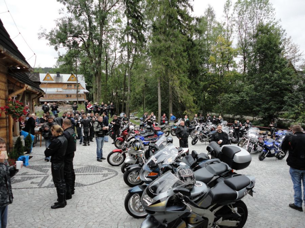 Kobieta na motocyklu