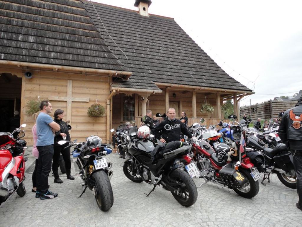 Kobieta na motocyklu