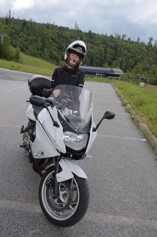 Kobieta na motocyklu