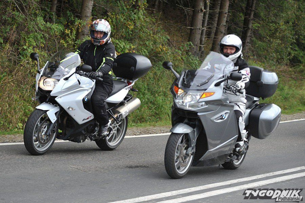 Kobieta na motocyklu