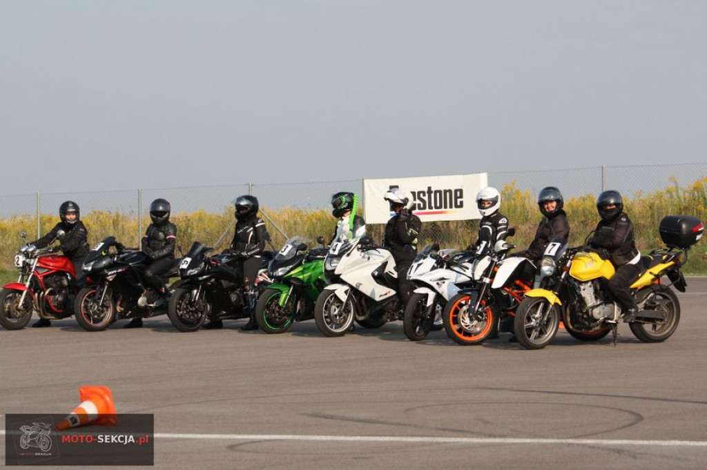 Kobieta na motocyklu