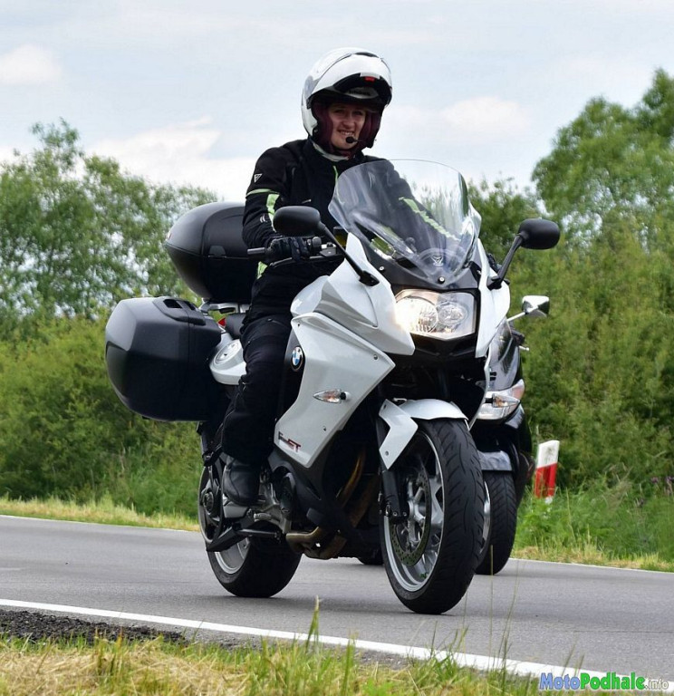 Kobieta na motocyklu