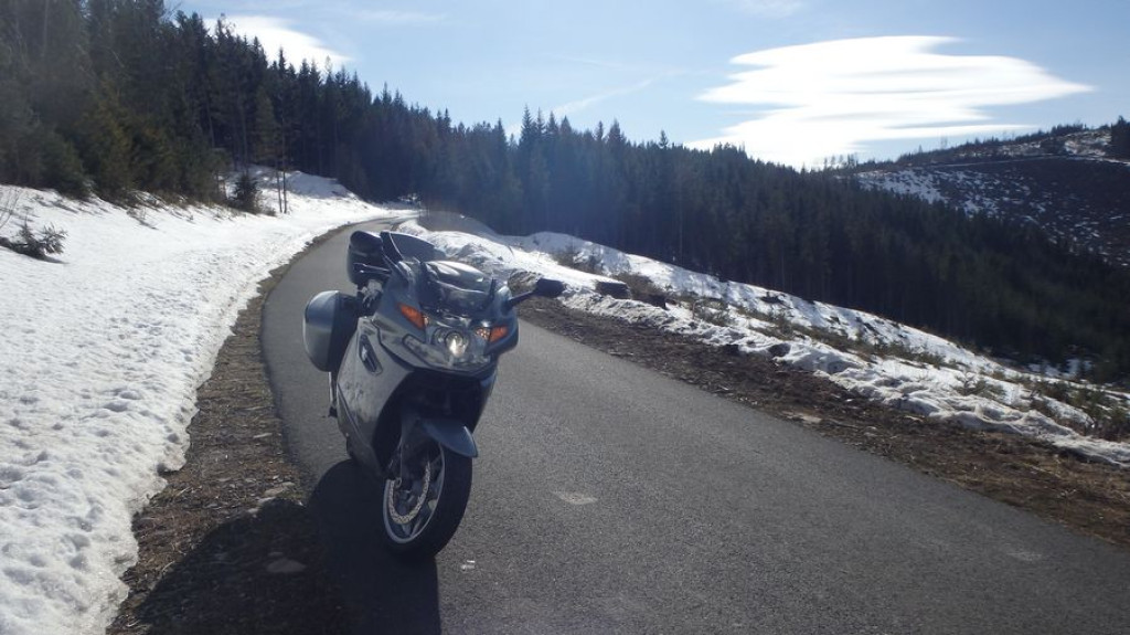 Kobieta na motocyklu