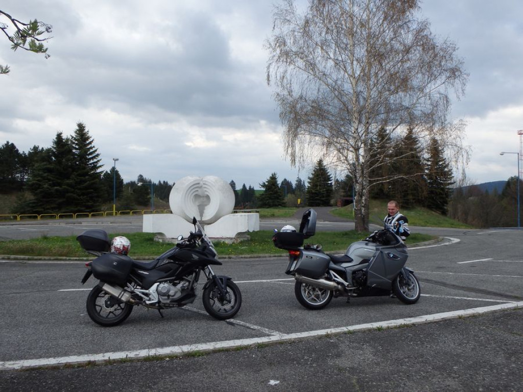 Kobieta na motocyklu