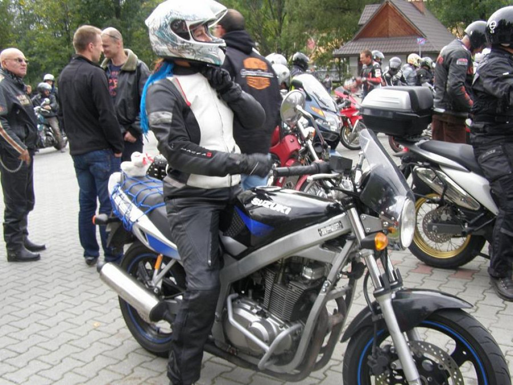 Kobieta na motocyklu